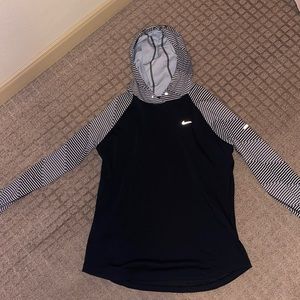 Nike pullover long sleeve